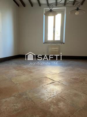 Maison - 303 m² - 7 pièces