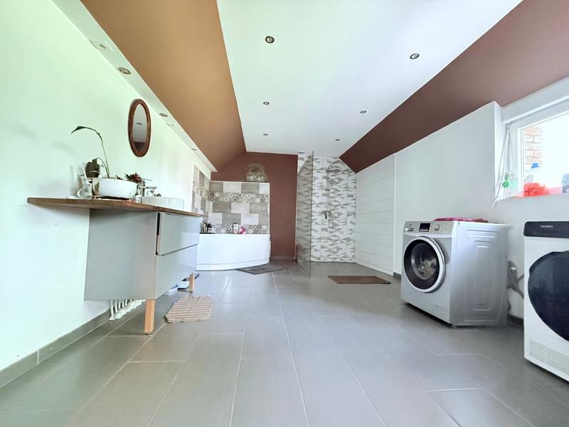 Maison - 196 m² - 4 pièces