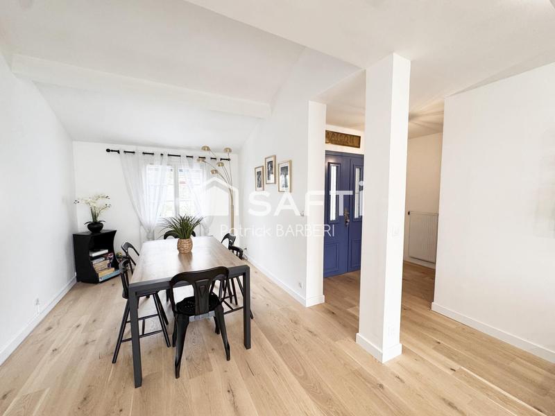 Maison - 94 m² - 5 pièces