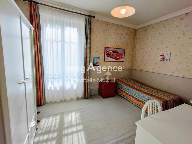 Maison - 176 m² - 9 pièces