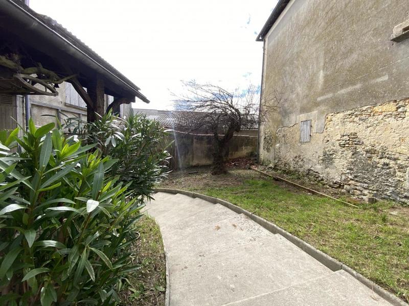 Maison - 654 m² - 11 pièces