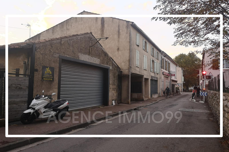 Parking / Garage - 200 m²