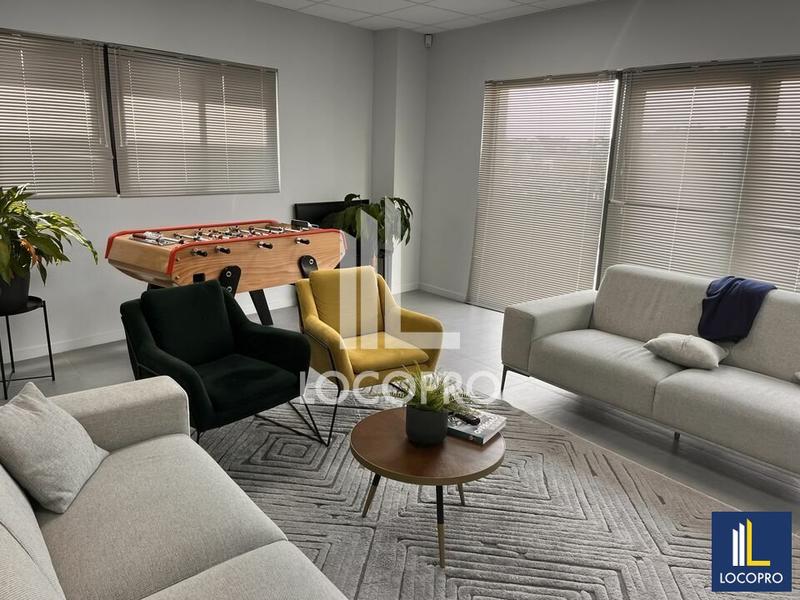 Local d'activité / Entrepôt - 3 700 m²