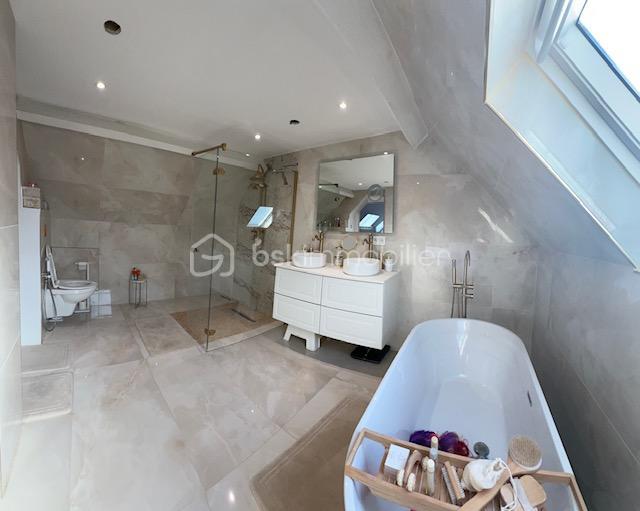 Pavillon - 121 m² - 6 pièces