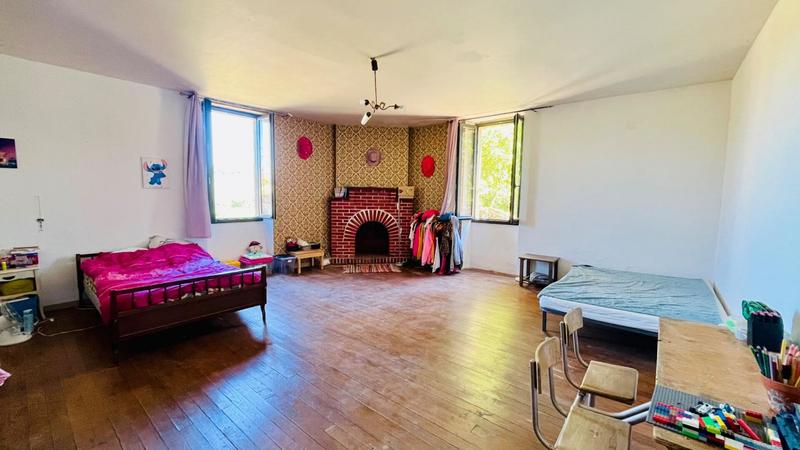 Corps de ferme - 340 m² - 7 pièces