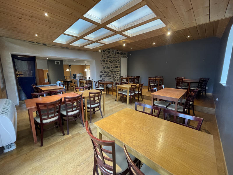 Maison - 337 m² - 16 pièces