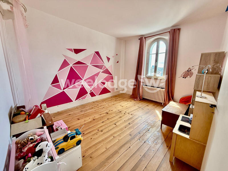 Maison - 212 m² - 9 pièces