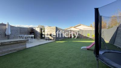 Maison - 96 m² - 5 pièces