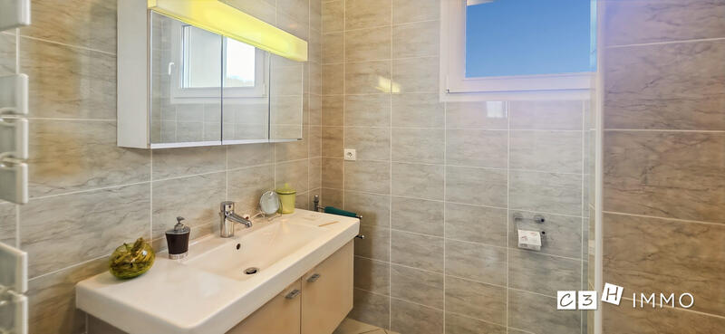 Villa - 234 m² - 7 pièces