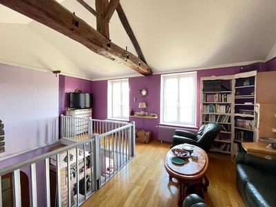 Maison - 212 m² - 8 pièces