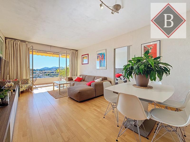 Appartement - 93 m² - 4 pièces