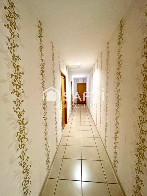 Maison - 243 m² - 7 pièces