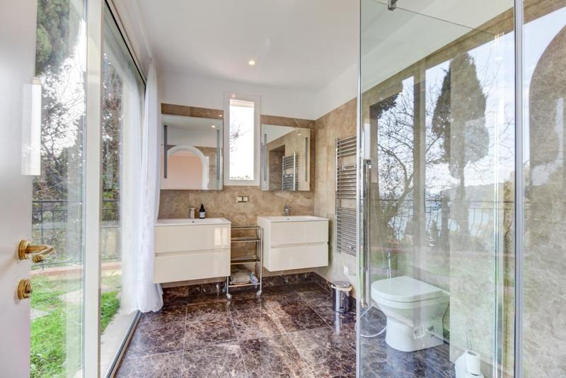 Villa - 295 m² - 7 pièces