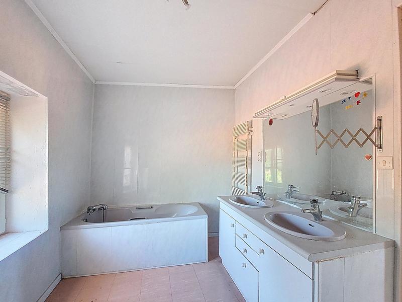 Maison en pierre - 106 m² - 5 pièces