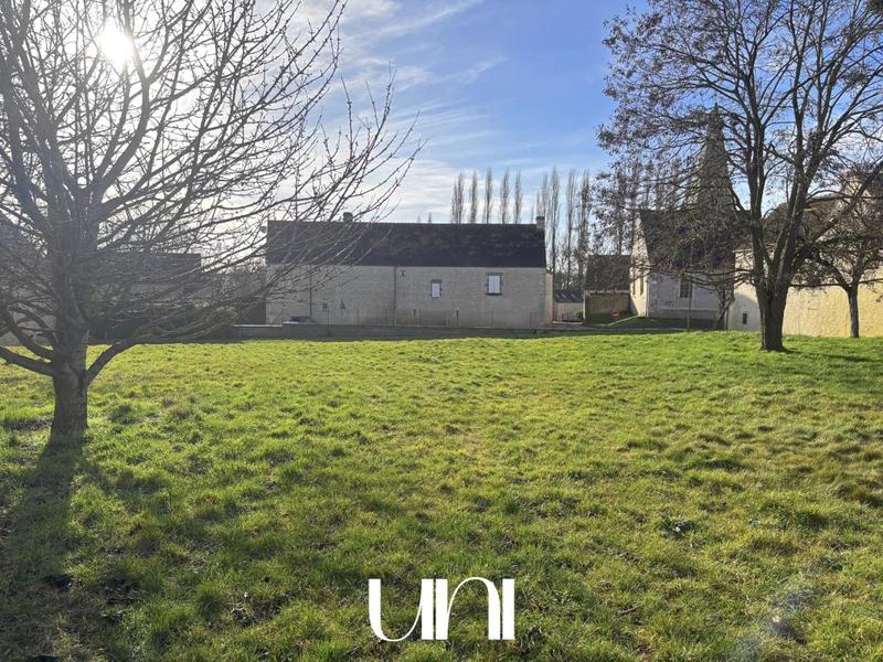 Terrain constructible - 1 027 m²