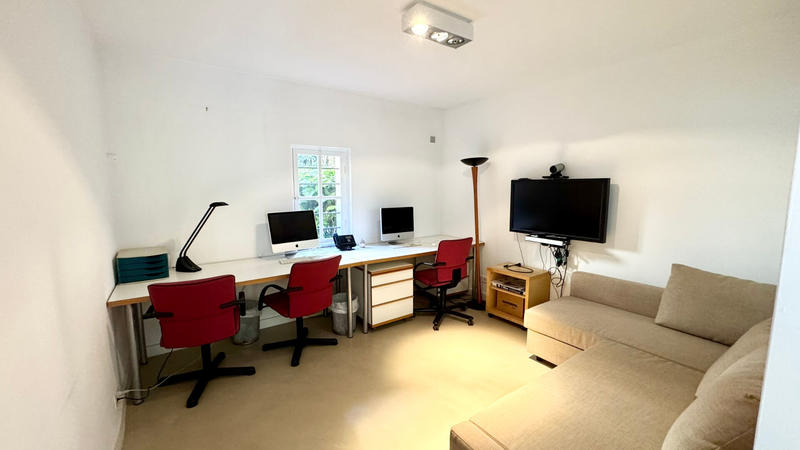 Bureau - 93 m² - 1 pièce