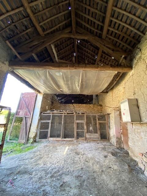 Grange - 85 m² - 1 pièce