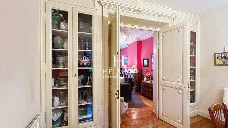 Maison - 258 m² - 7 pièces