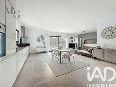 Maison - 108 m² - 4 pièces