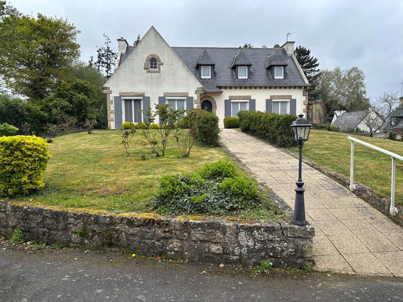 Maison - 166 m² - 8 pièces