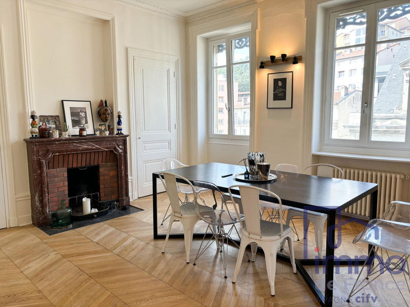Appartement - 91 m² - 3 pièces