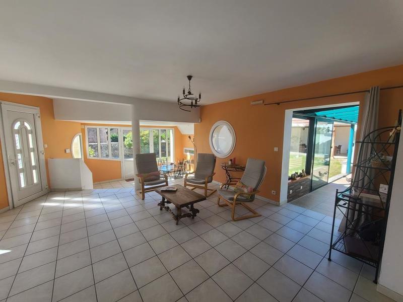 Maison - 215 m² - 6 pièces