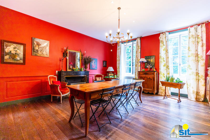 Propriété - 320 m² - 12 pièces