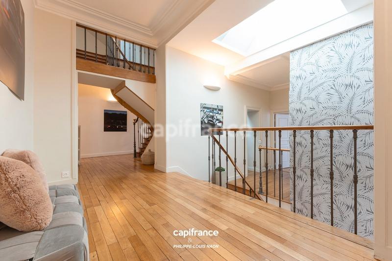 Maison bourgeoise - 575 m² - 10 pièces