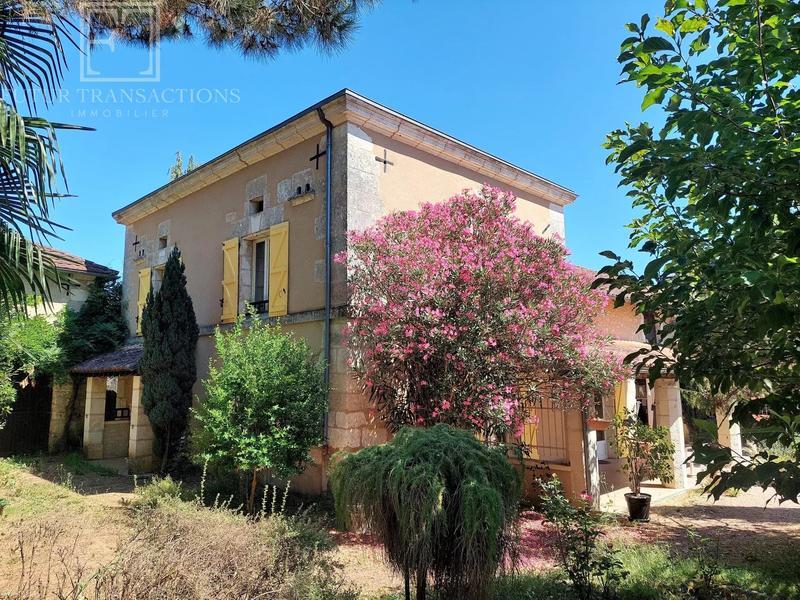 Maison - 137 m² - 6 pièces