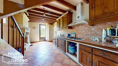 Maison - 215 m² - 7 pièces