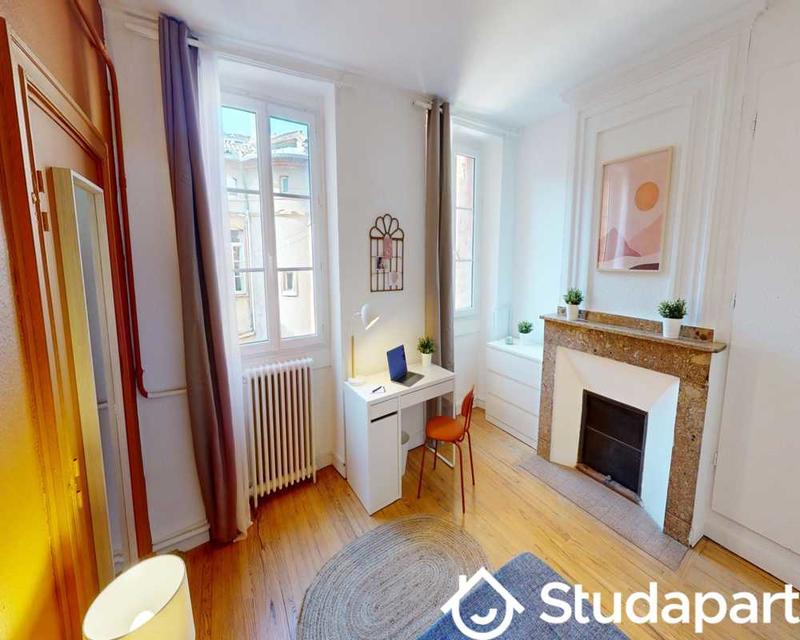 Chambre - 120 m² - 1 pièce