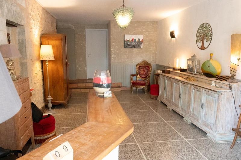 Maison - 750 m² - 16 pièces