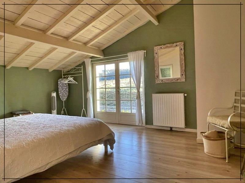 Maison - 480 m² - 10 pièces