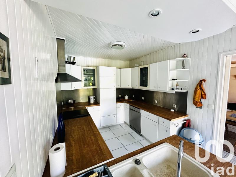 Maison - 220 m² - 8 pièces