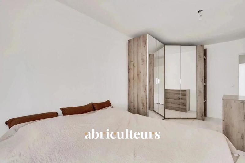 Appartement ancien - 87 m² - 4 pièces