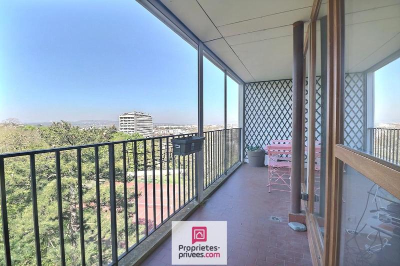 Appartement - 90 m² - 4 pièces