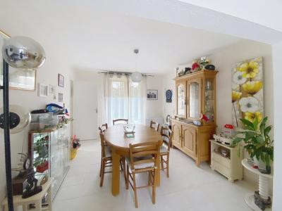 Maison - 93 m² - 6 pièces