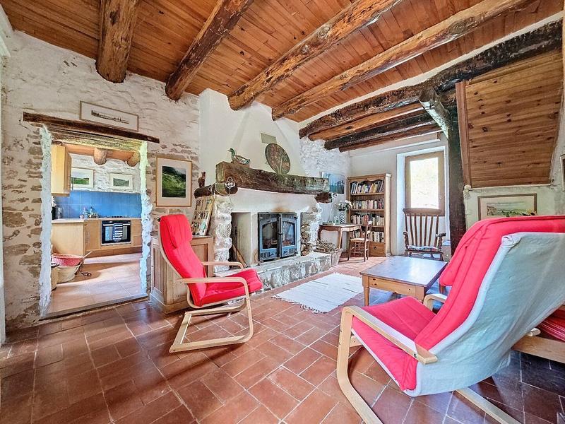 Maison - 249 m² - 8 pièces