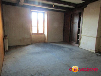 Maison traditionnelle - 77 m² - 4 pièces