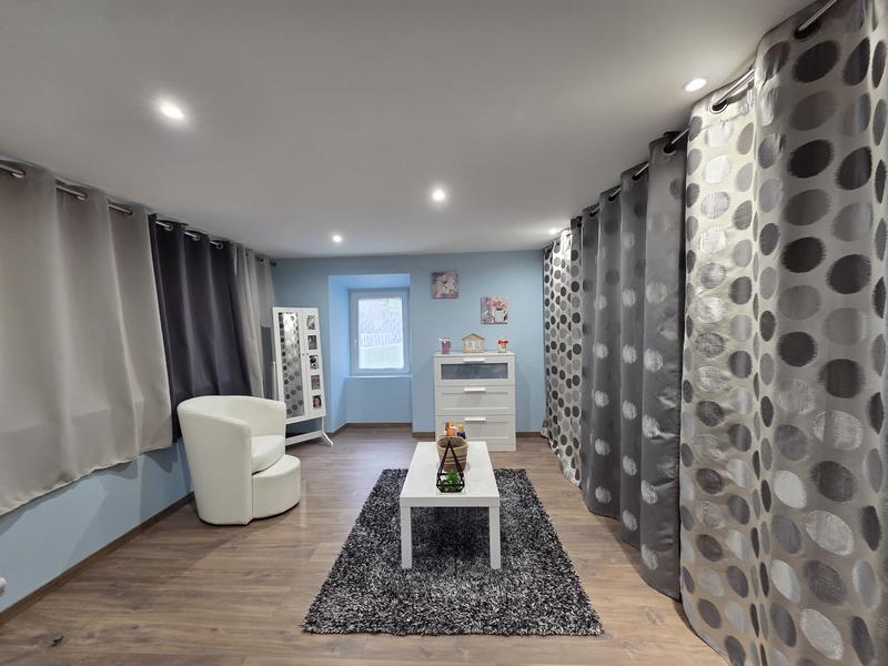 Maison - 222 m² - 7 pièces