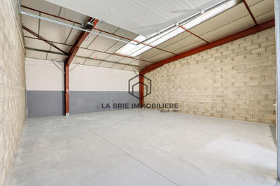 Local d'activité / Entrepôt - 73 m² - 1 pièce