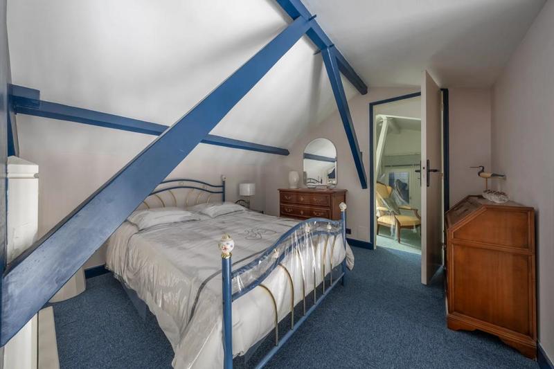 Maison - 230 m² - 5 pièces