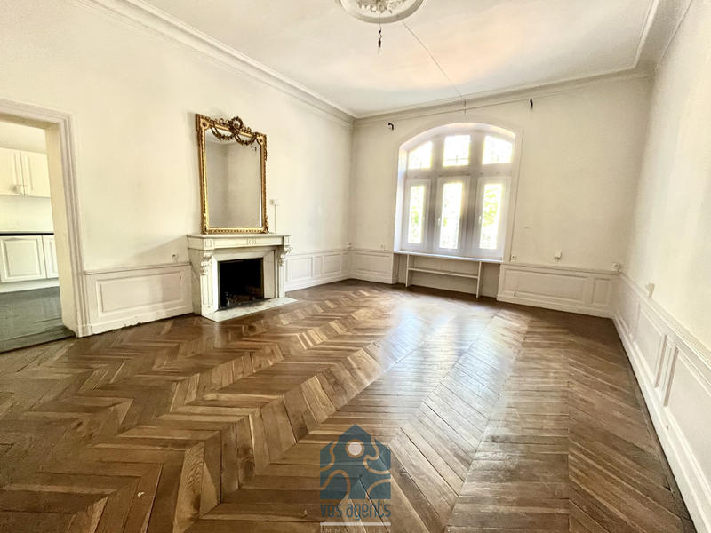 Maison - 226 m² - 8 pièces