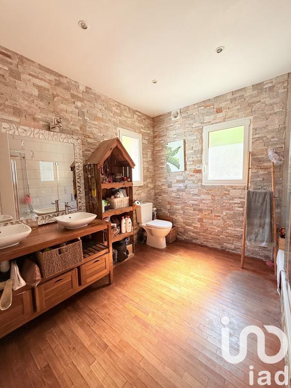 Maison - 207 m² - 7 pièces