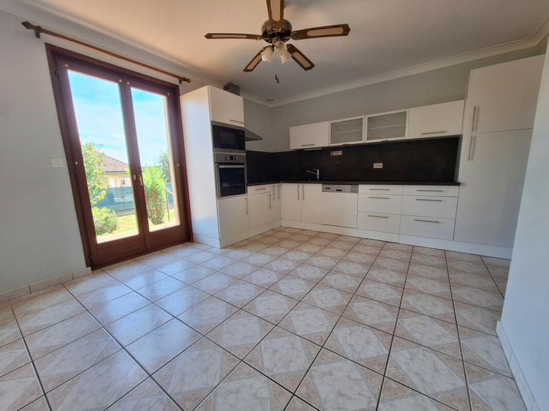 Maison - 166 m² - 9 pièces