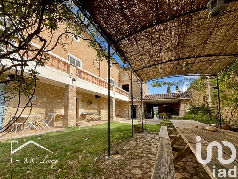 Maison - 294 m² - 10 pièces