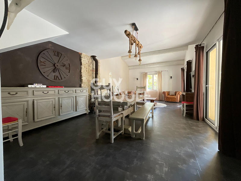 Villa - 235 m² - 6 pièces