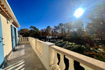 Maison - 232 m² - 8 pièces