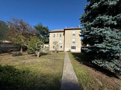 Maison - 175 m² - 6 pièces