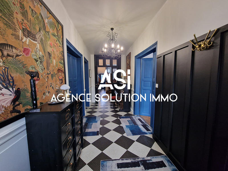 Maison - 339 m² - 8 pièces